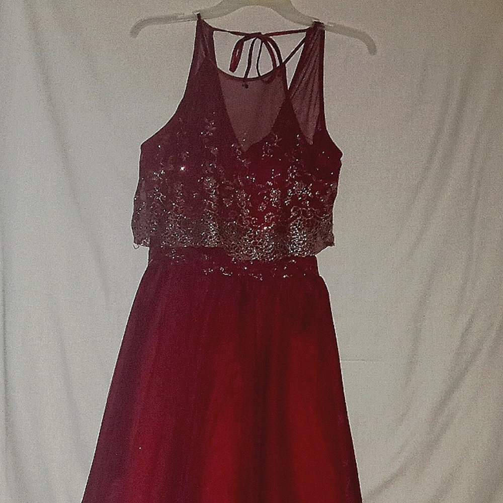 School dance dress that's from a size 7 and it's from Dillard's